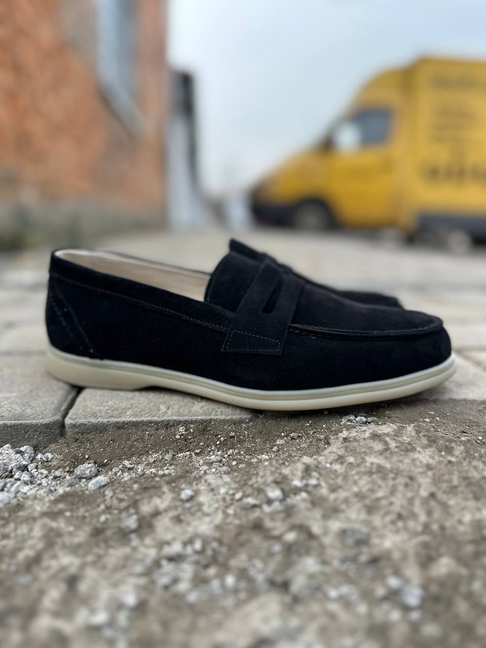 photo_5352697851747702425_y