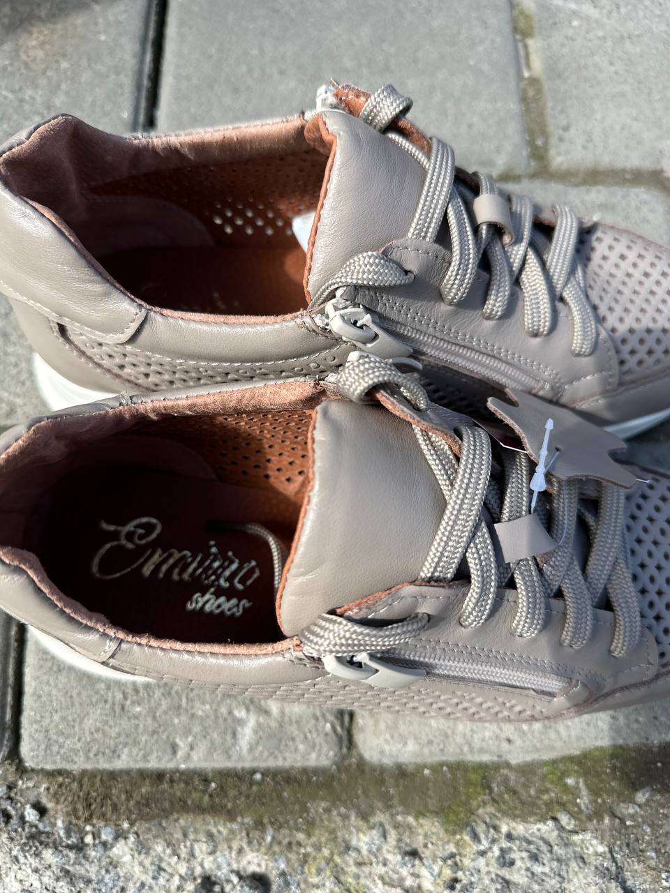 photo_5429199573000852446_y