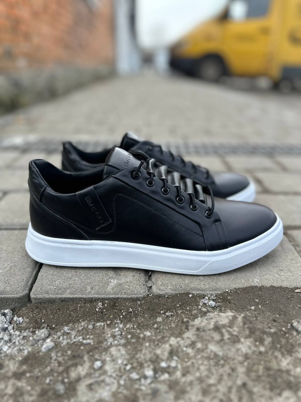 photo_5352697851747702436_y