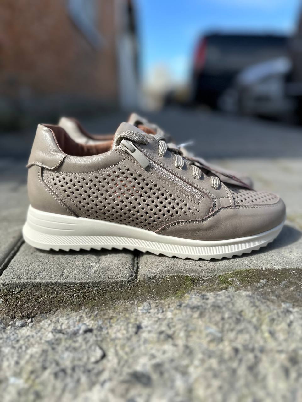 photo_5429199573000852448_y