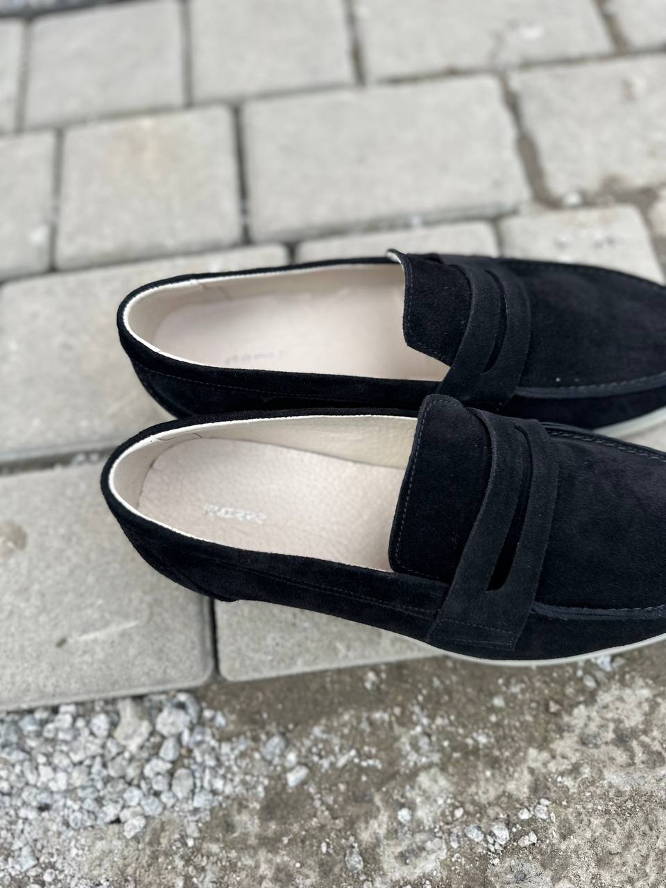 photo_5352697851747702423_y