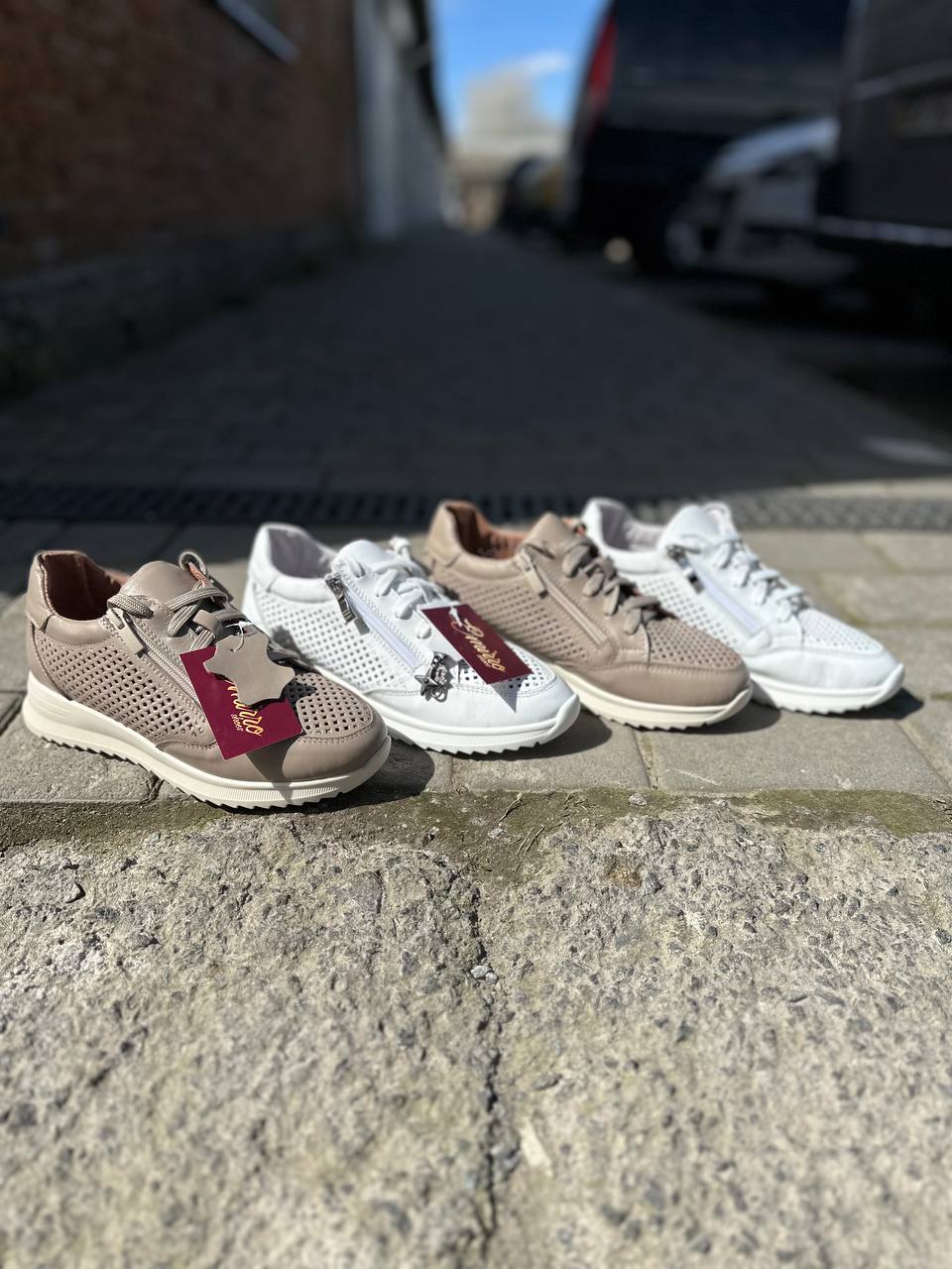 photo_5429199573000852450_y